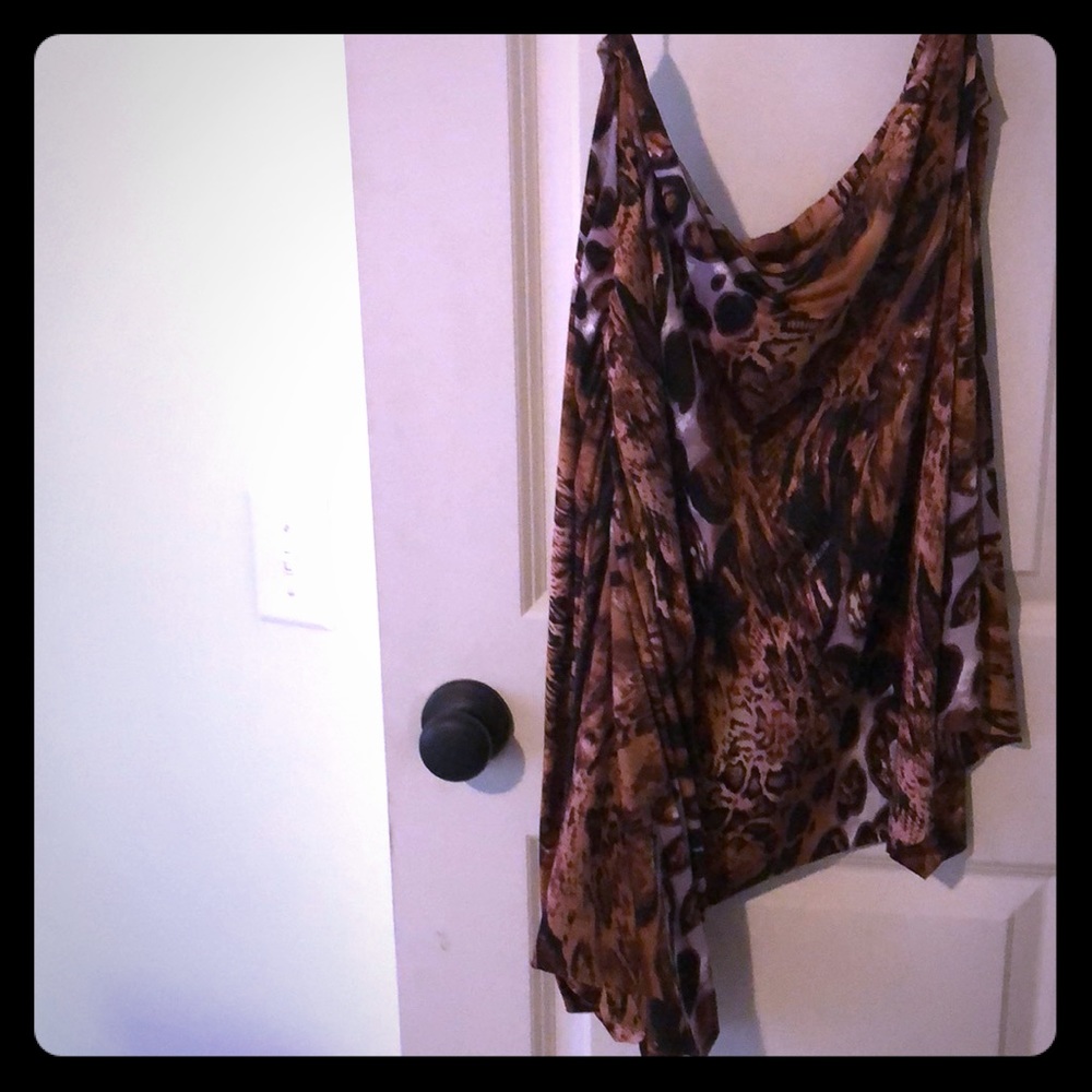 Over the shoulder leopard print top